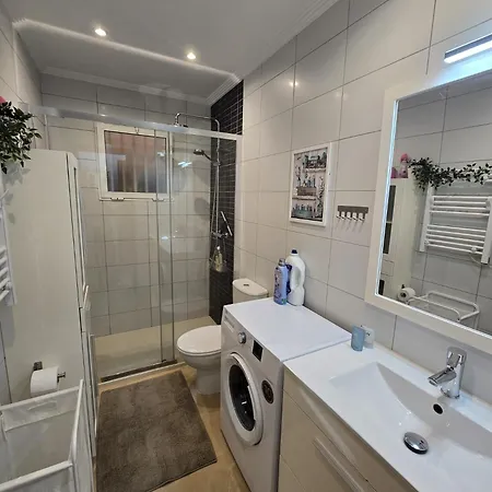 Sunny Ground Floor With A Large Terrace And Direct Access To The Pool *
