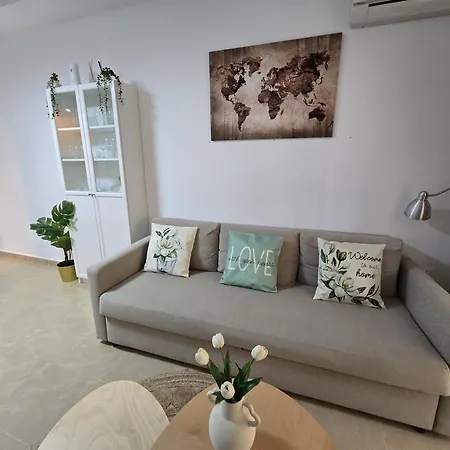 Apartment Sunny Ground Floor With A Large Terrace And Direct Access To The Pool La Mata (Torrevieja)